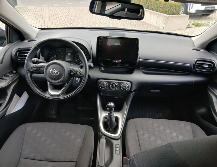 Toyota Yaris 16
