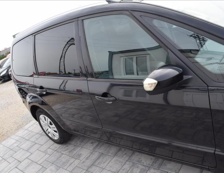 Ford Galaxy 8