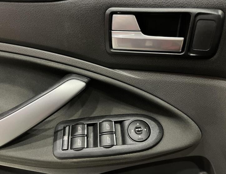 Ford Kuga 26