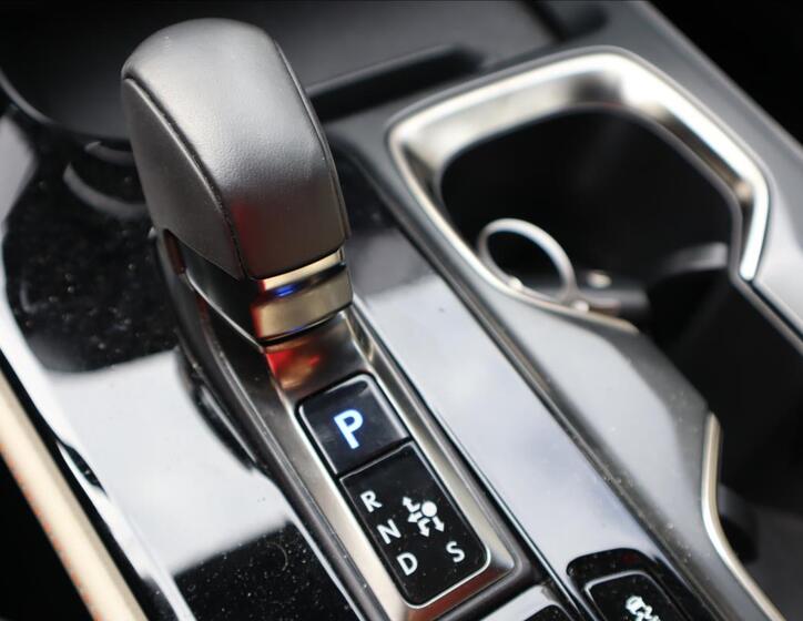 Lexus NX 450h+ 13
