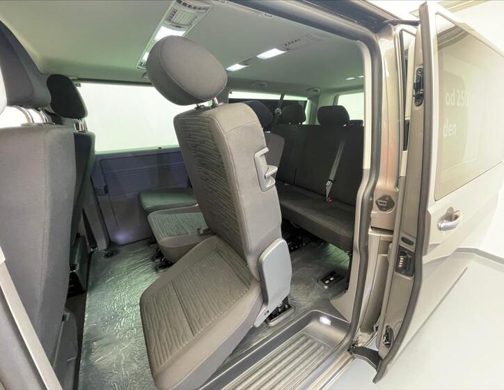 Volkswagen Caravelle 15
