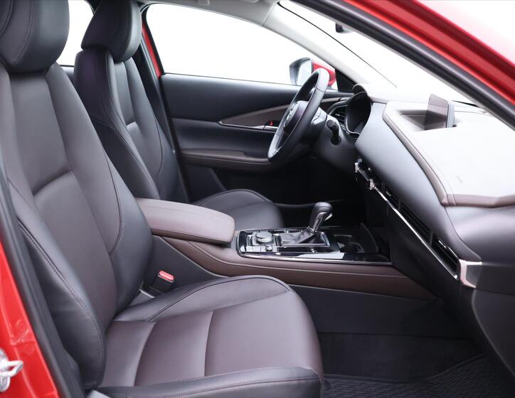 Mazda CX-30 13