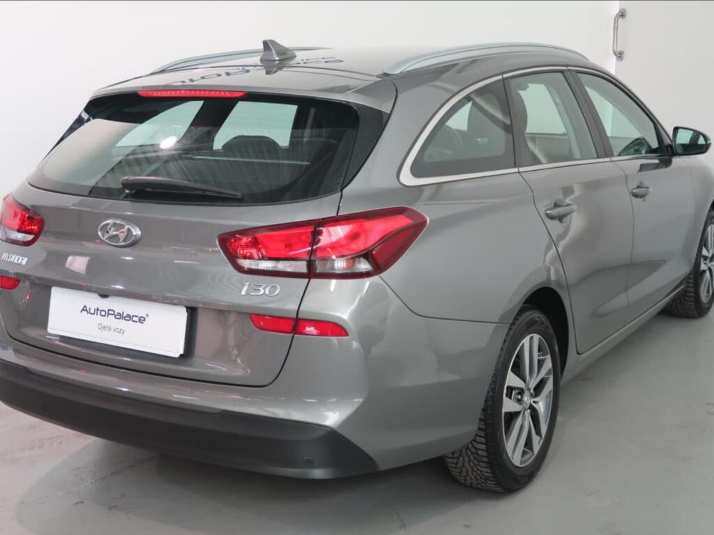 Hyundai i30 4