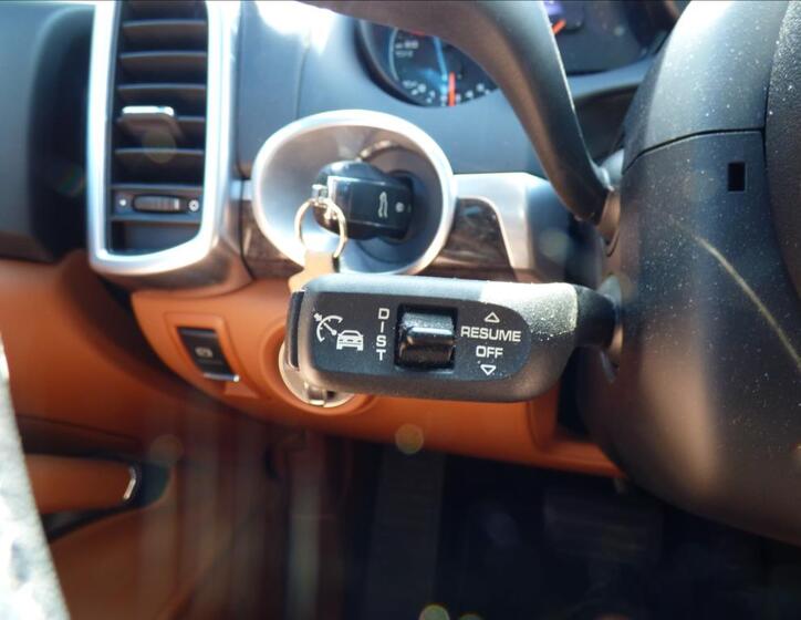 Porsche Cayenne 16