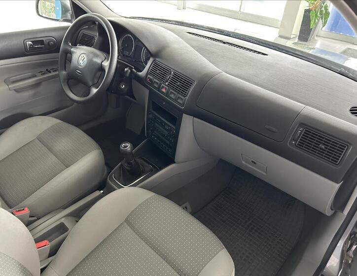 Volkswagen Golf 9