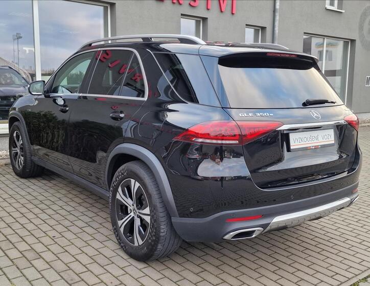 Mercedes-Benz GLE 8