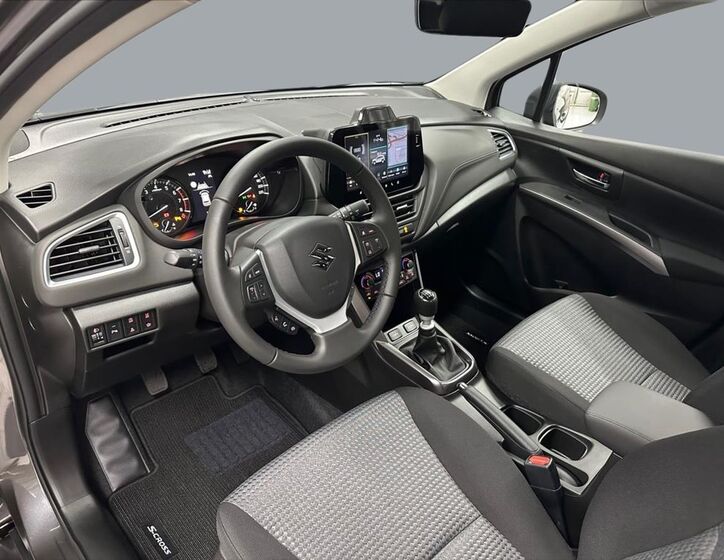 Suzuki S-Cross 12