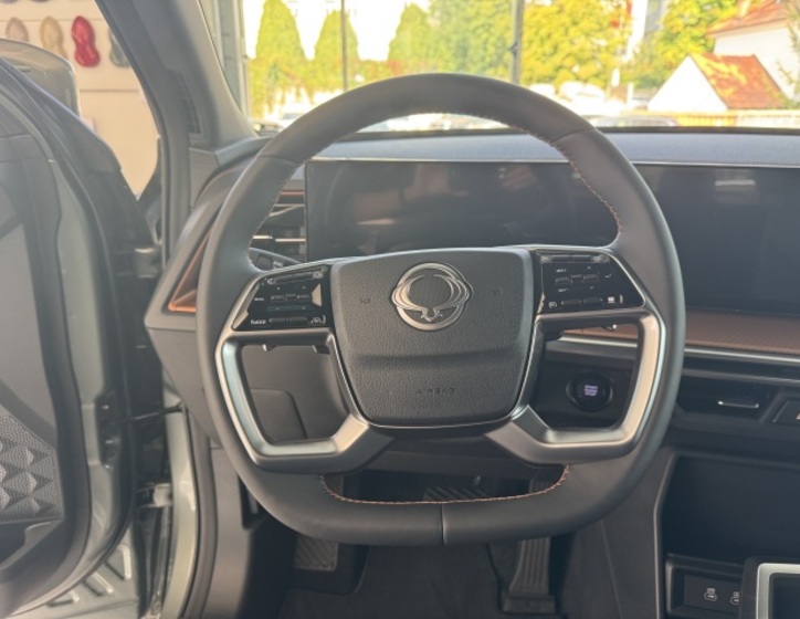 SsangYong Torres 12