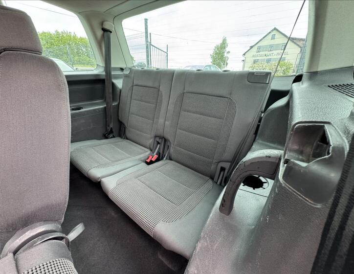 Volkswagen Touran 13