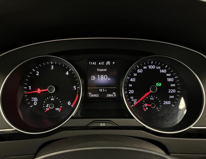 Volkswagen Passat 12
