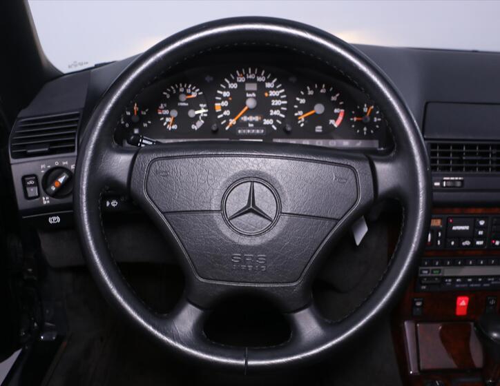 Mercedes-Benz SL 28