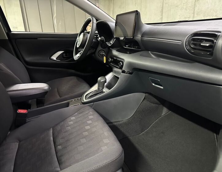 Toyota Yaris 13