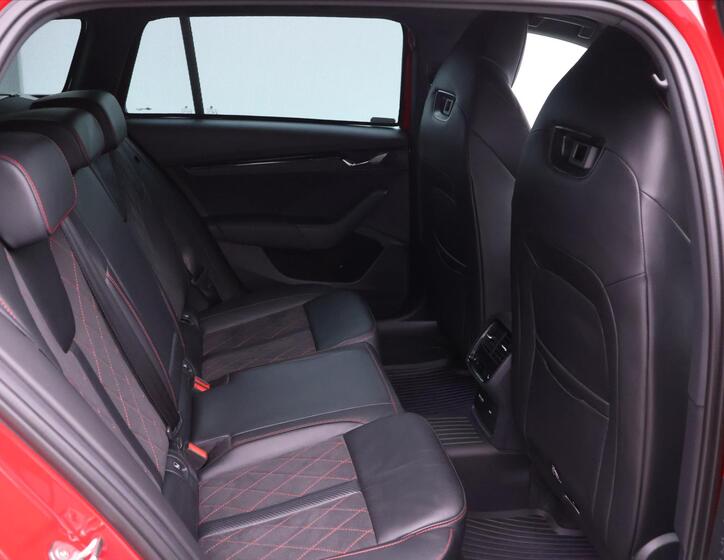 Škoda Octavia 16
