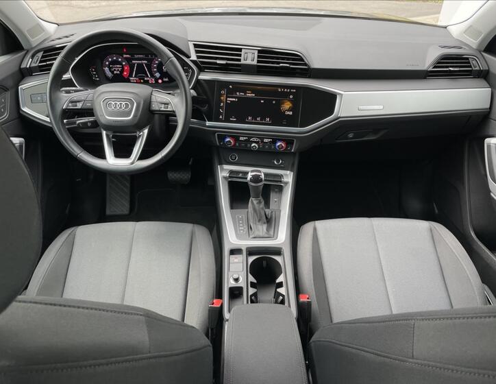 Audi Q3 6