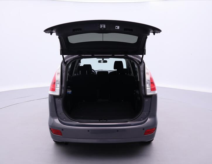 Mazda 5 8