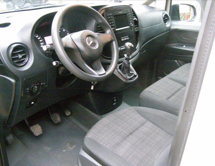 Mercedes-Benz Vito 12