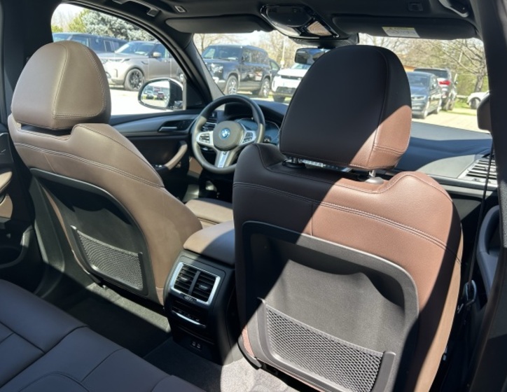 BMW iX3 21