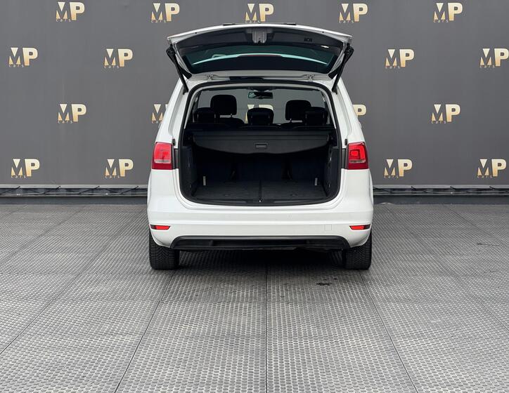 Volkswagen Sharan 9