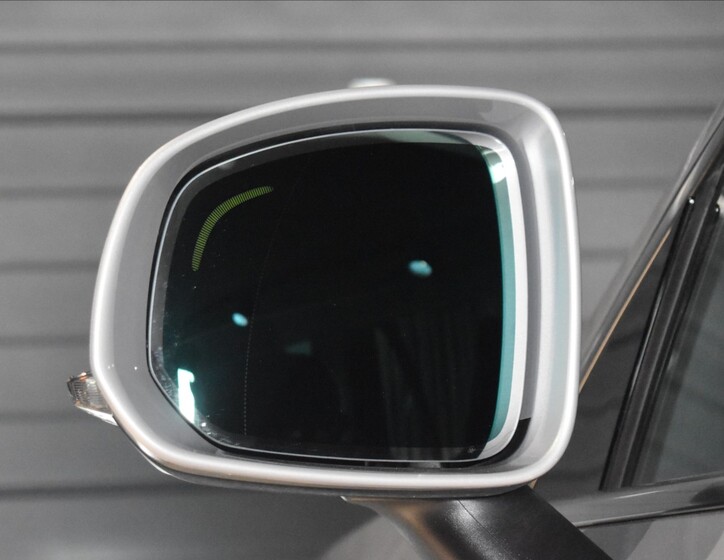 Volvo XC90 25