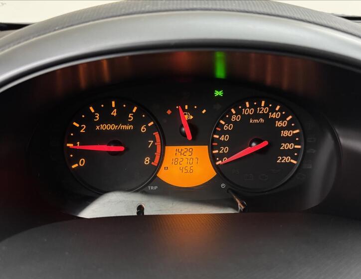 Nissan Micra 8
