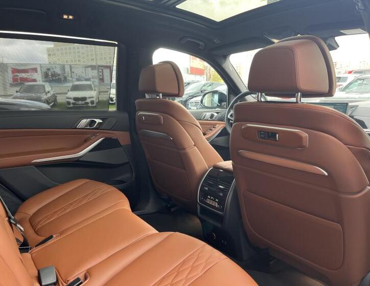 BMW X7 12