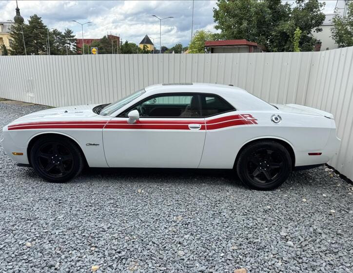 Dodge Challenger 5