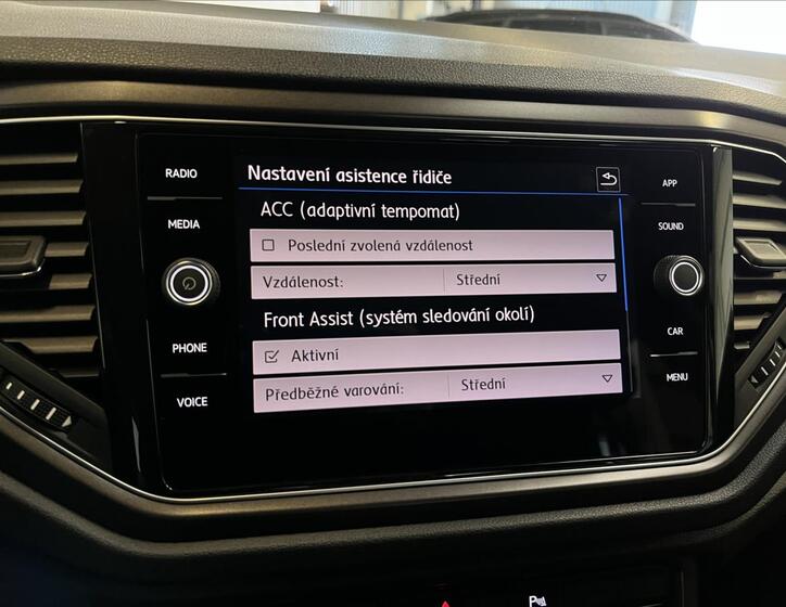Volkswagen T-Roc 9