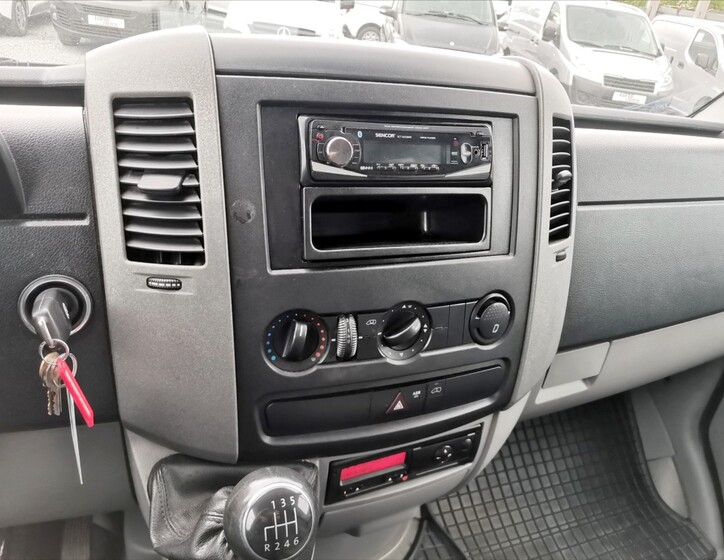 Volkswagen Crafter 9
