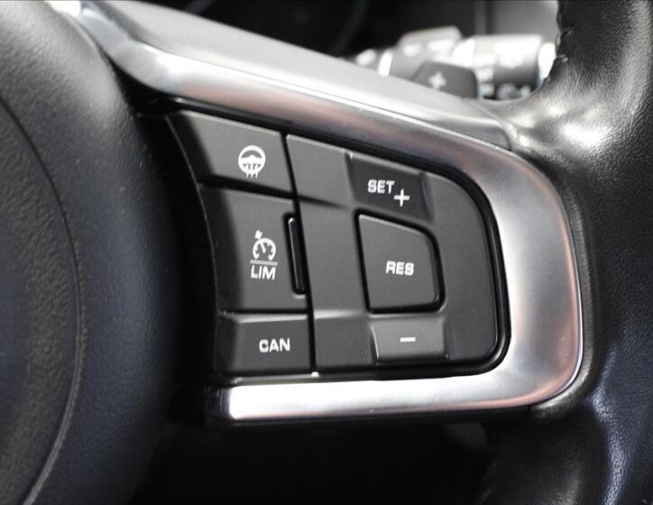 Jaguar XF 19