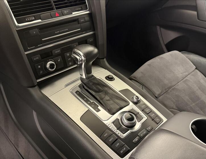 Audi Q7 18