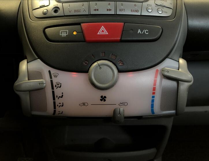 Peugeot 107 23