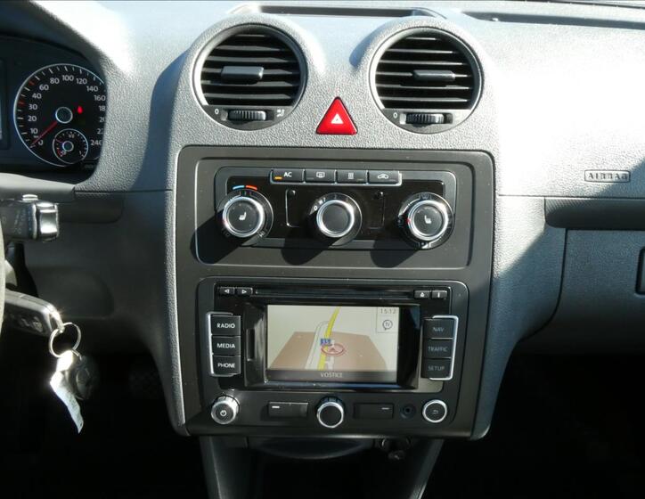 Volkswagen Caddy 24