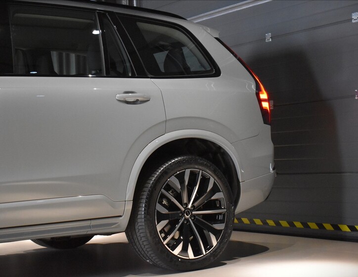 Volvo XC90 7