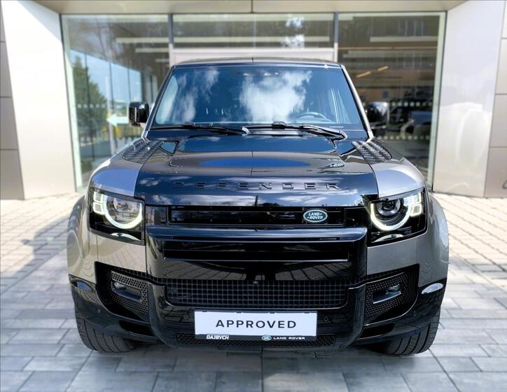 Land Rover Defender 9