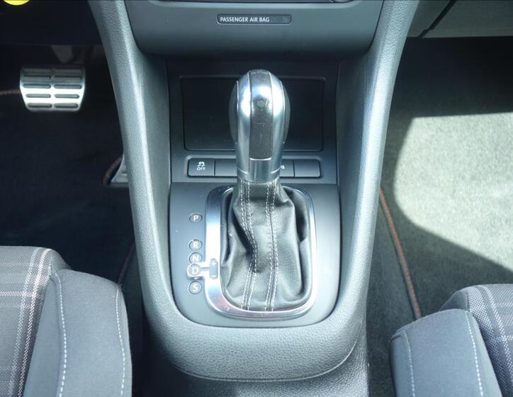 Volkswagen Golf 22