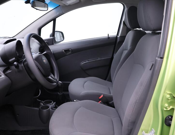 Chevrolet Spark 11