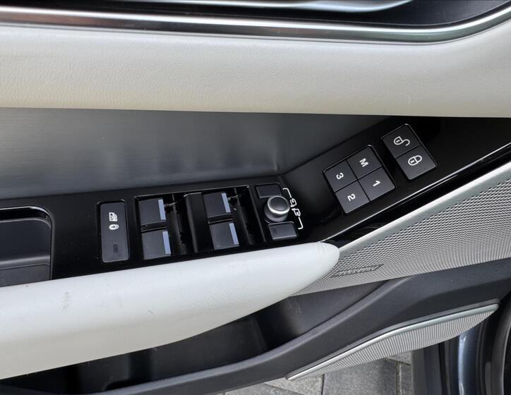 Land Rover Range Rover Velar 52