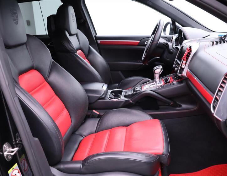 Porsche Cayenne 13