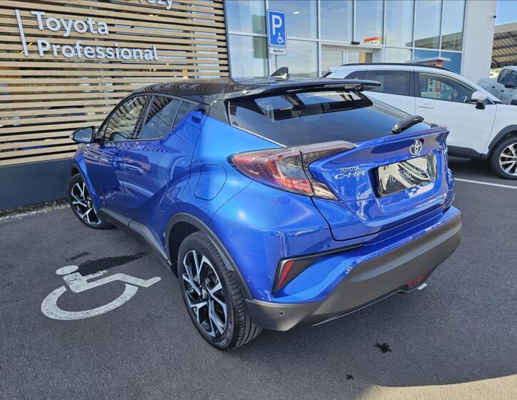 Toyota C-HR 2