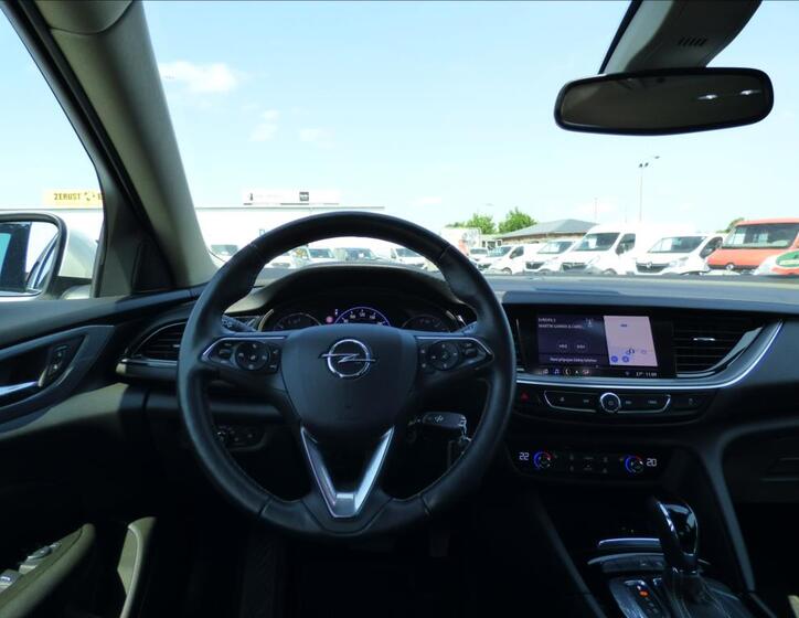 Opel Insignia 13