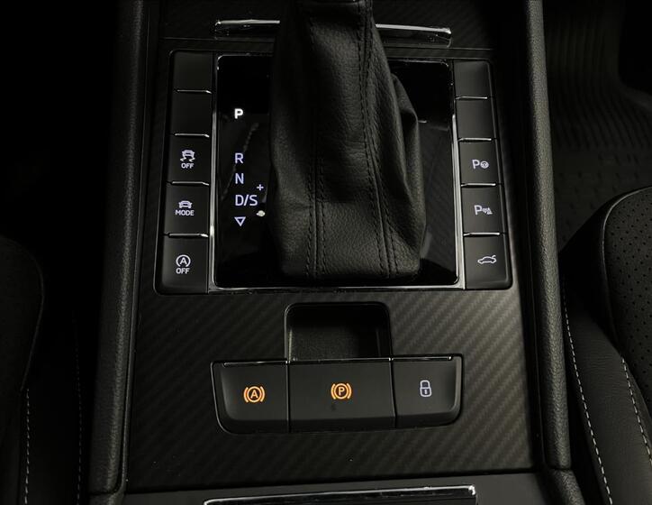 Škoda Superb 16