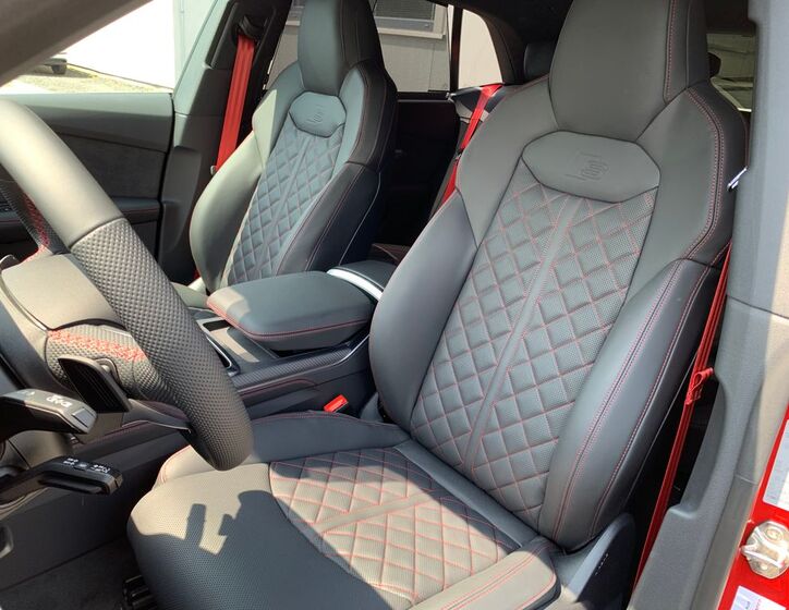 Audi Q8 20