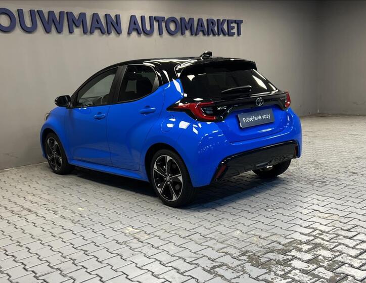 Toyota Yaris 16
