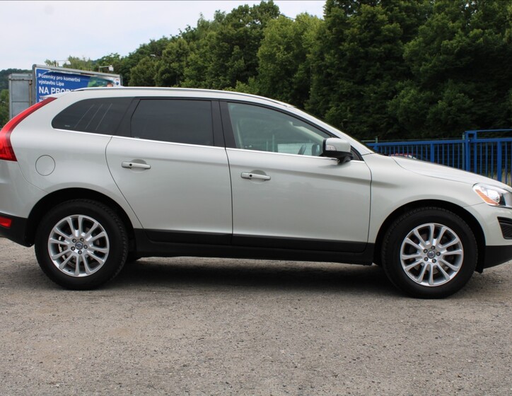 Volvo XC60 4