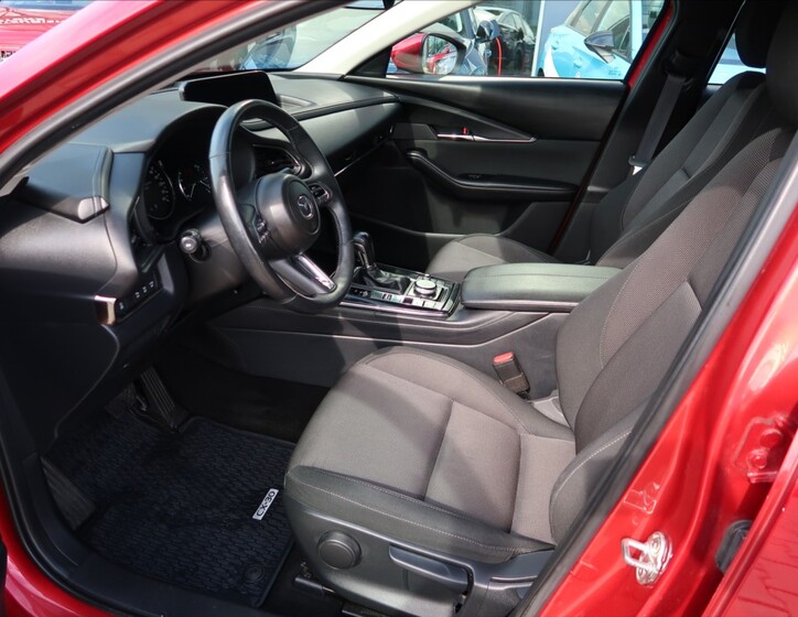 Mazda CX-30 8