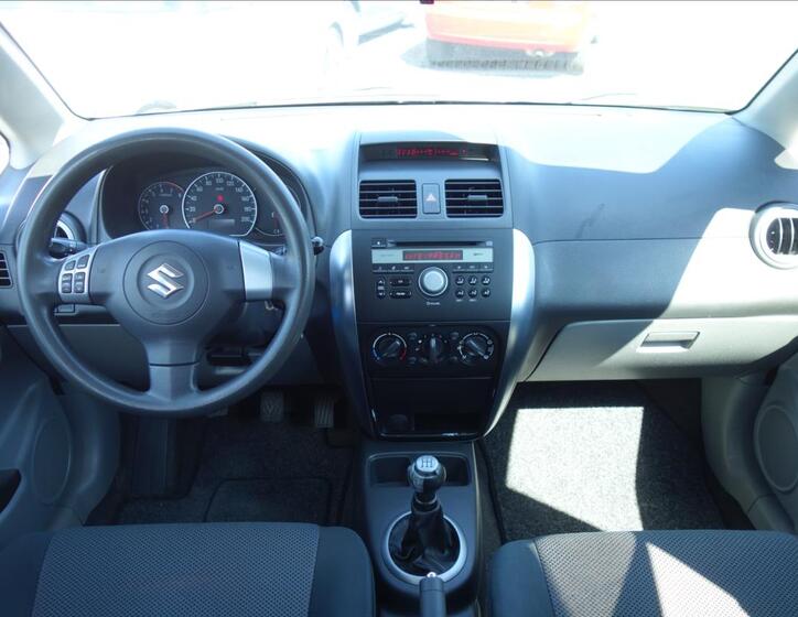Suzuki SX4 16
