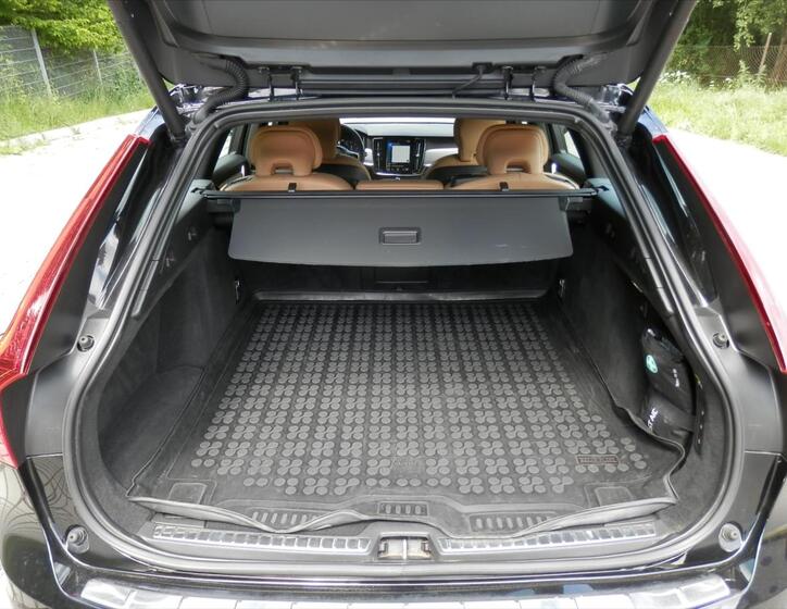 Volvo V90 30