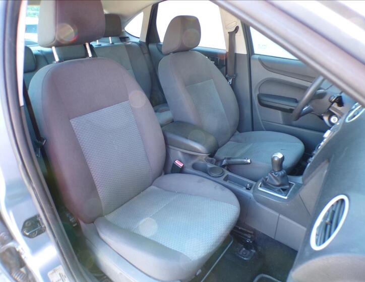 Ford Focus 16