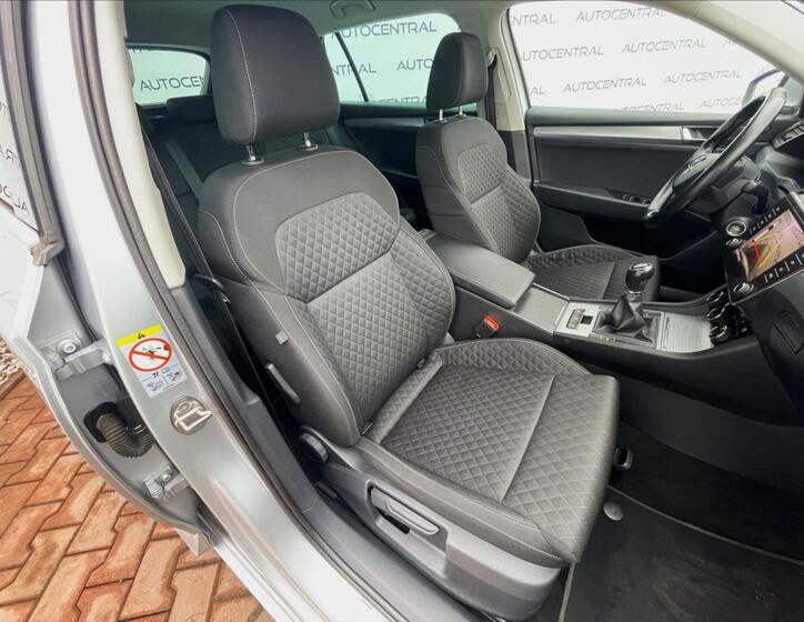 Škoda Superb 24