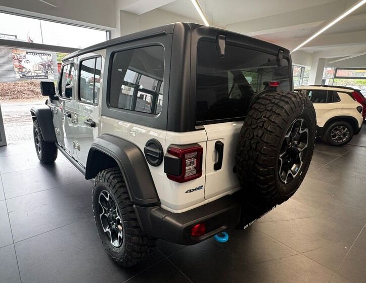 Jeep Wrangler 3